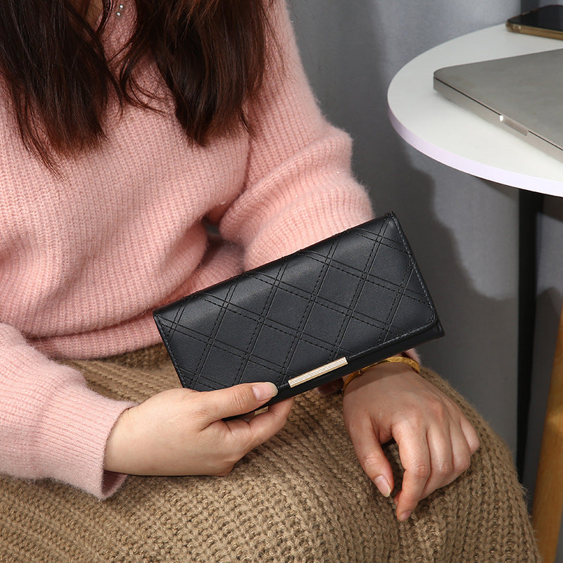 Embroidery Rhombus Clutch Walle