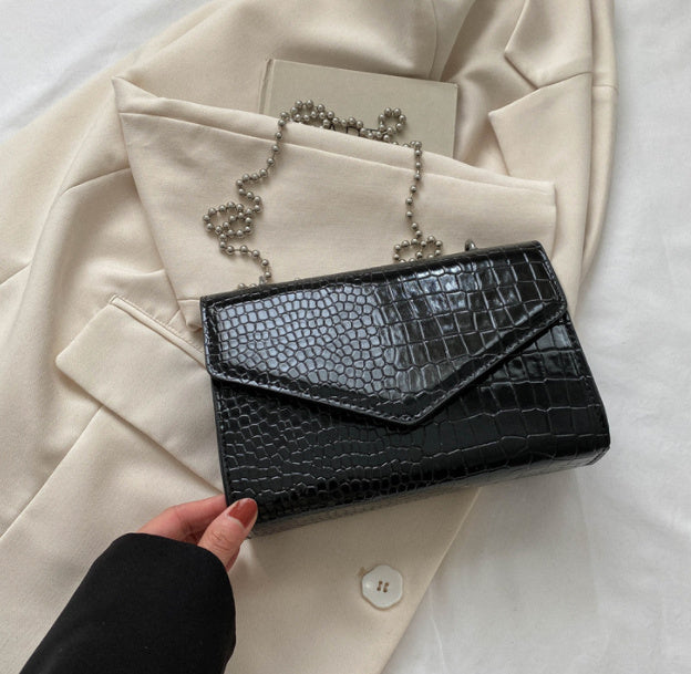 elegance simple yet fashionable handbag.